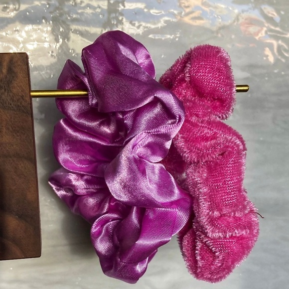 Scrunchie Bundle! Mystery Box- Includes 2-4 Pieces- NEW - Picture 13 of 16